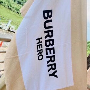 Burberry Hero Beige and White Towel